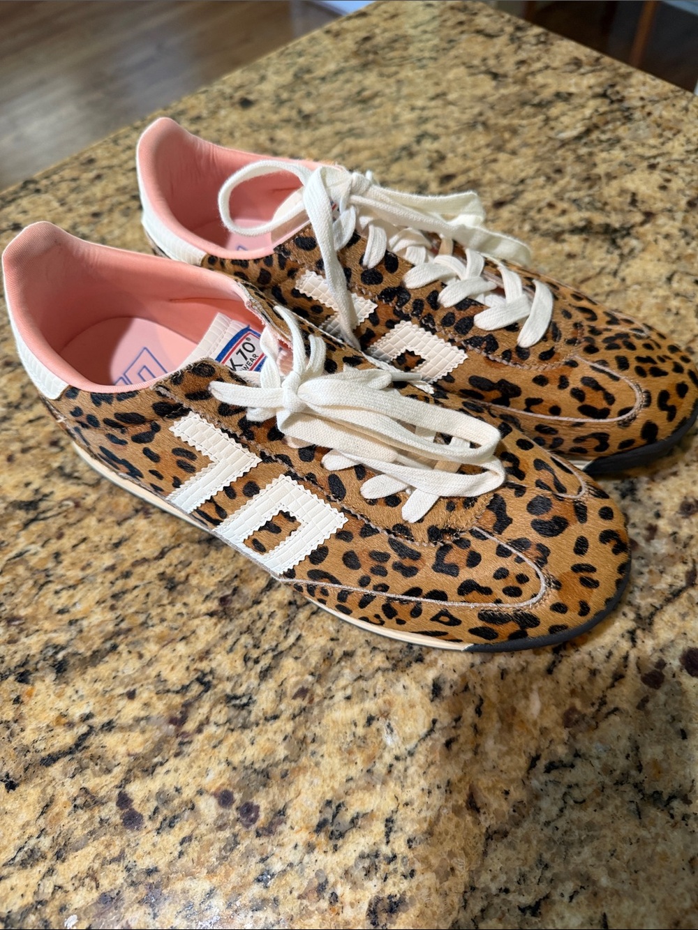 Back 70 Barkley Jogger in Leopard size 40 excellent condition!